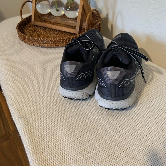 Brooks Ghost 12 EUC - Picture 3 of 8